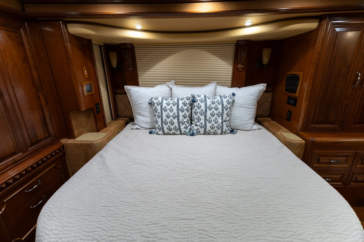 2009 Prevost Liberty H3 45 gallery image-28
