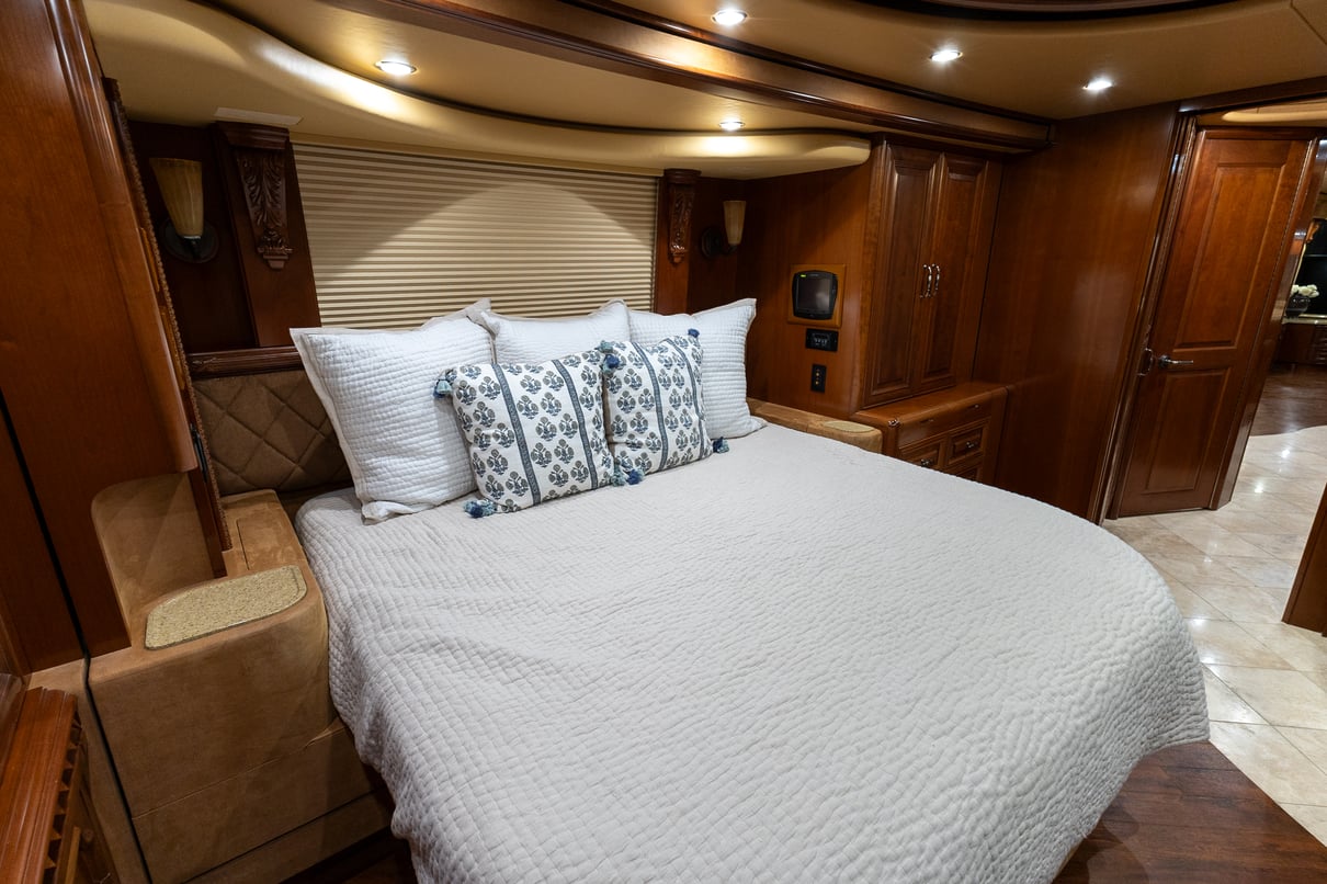 2009 Prevost Liberty H3 45 gallery image-29