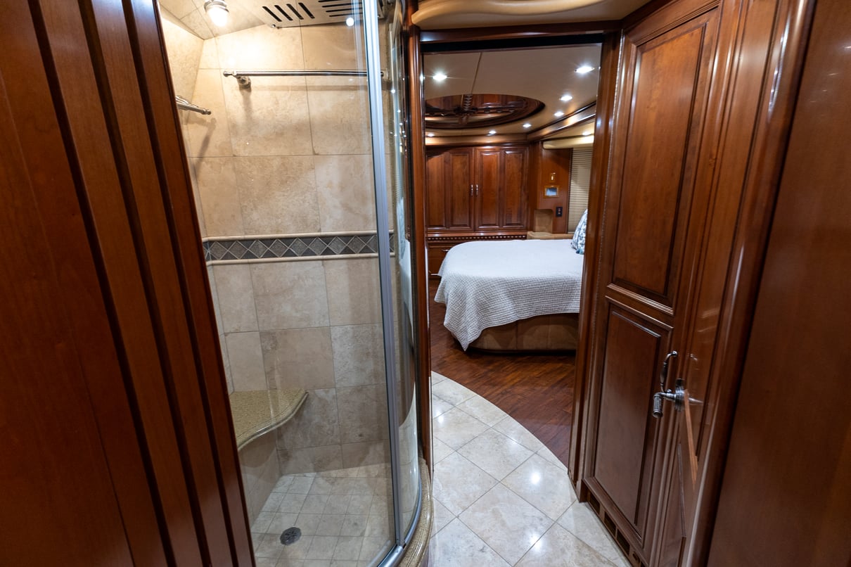 2009 Prevost Liberty H3 45 gallery image-26