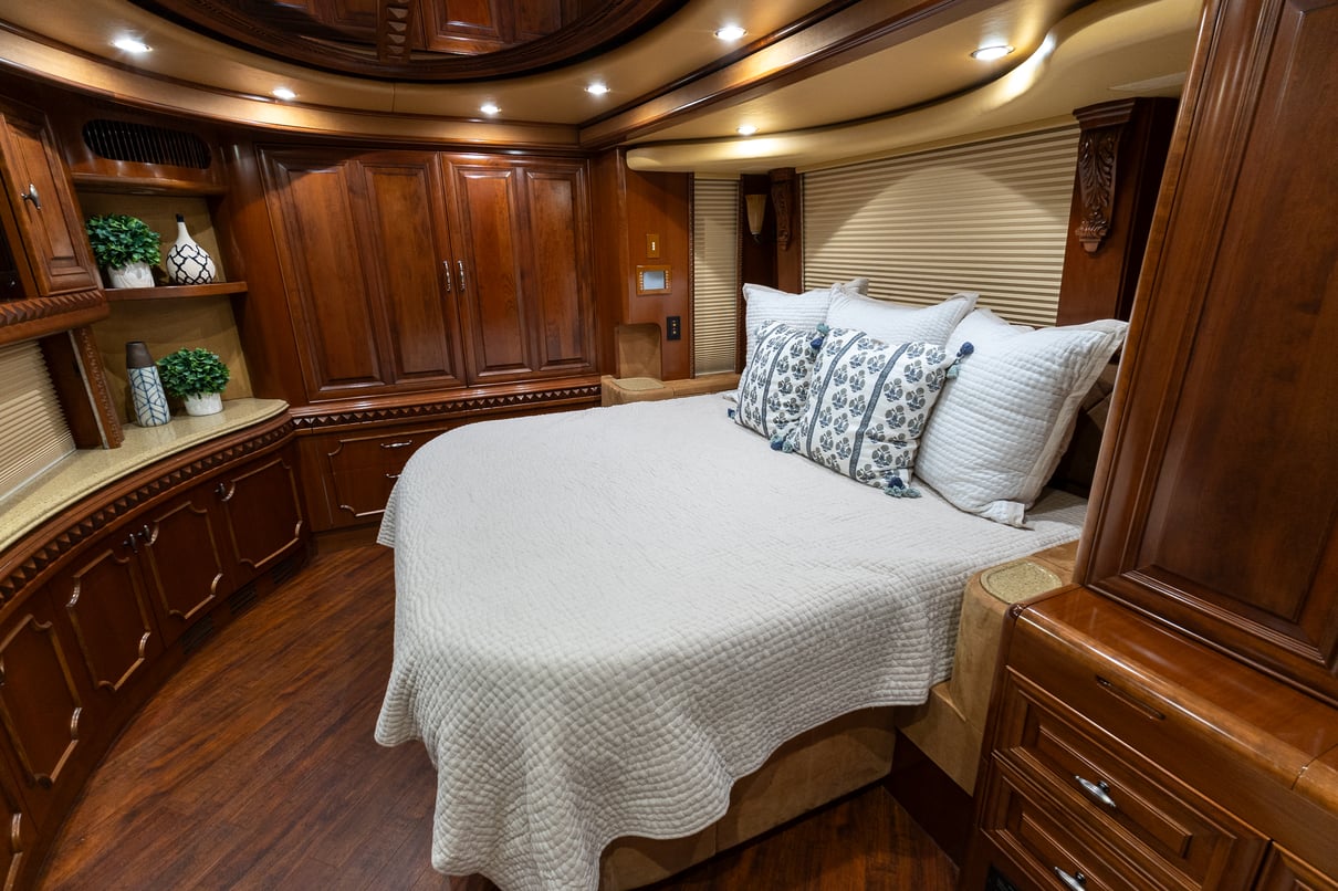 2009 Prevost Liberty H3 45 gallery image-27