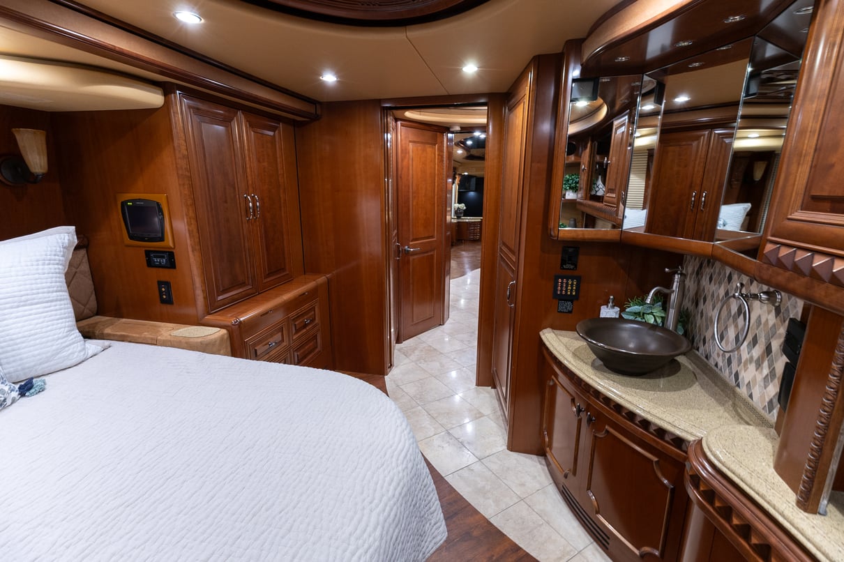 2009 Prevost Liberty H3 45 gallery image-31