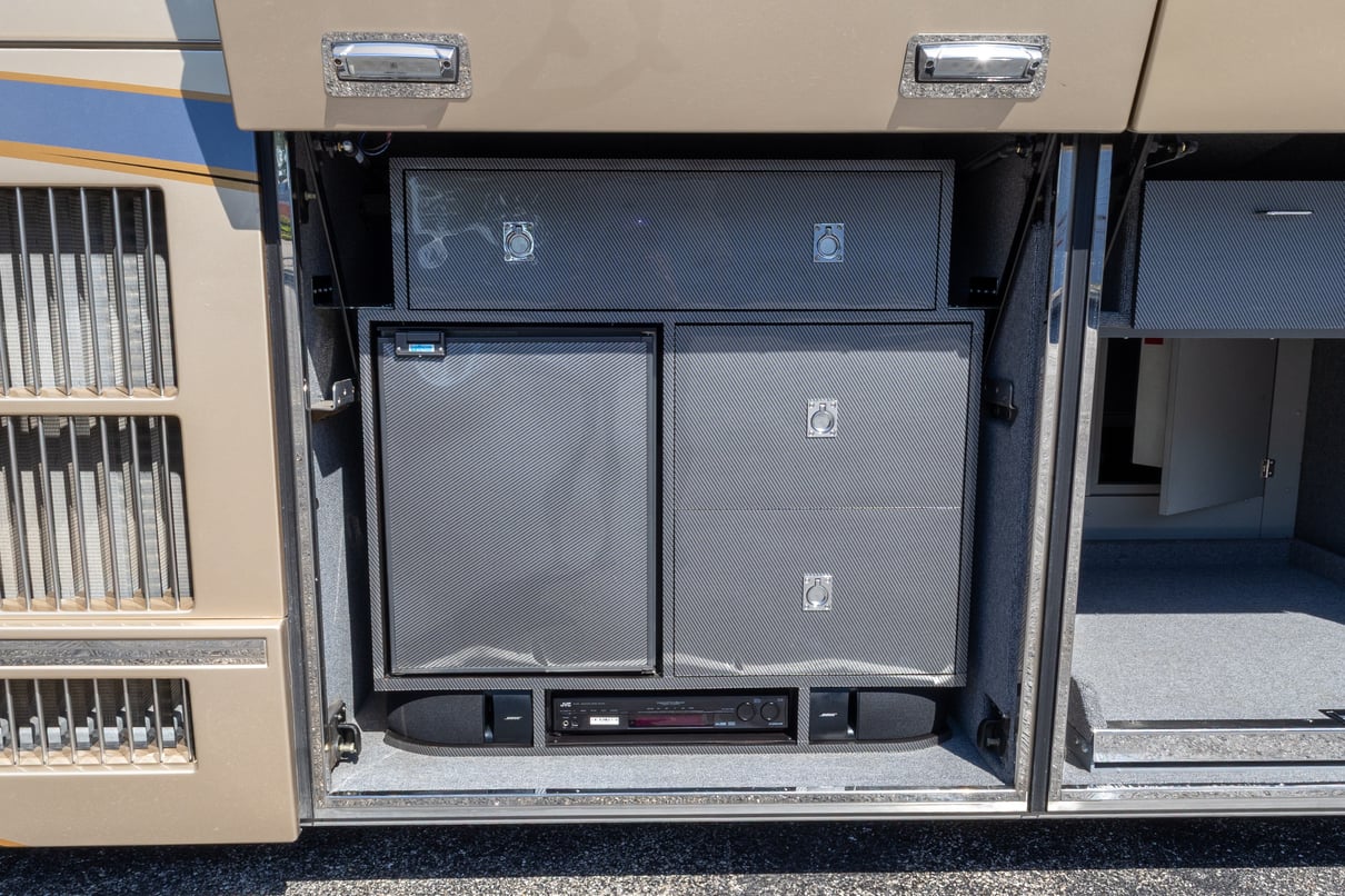 2009 Prevost Liberty H3 45 gallery image-37