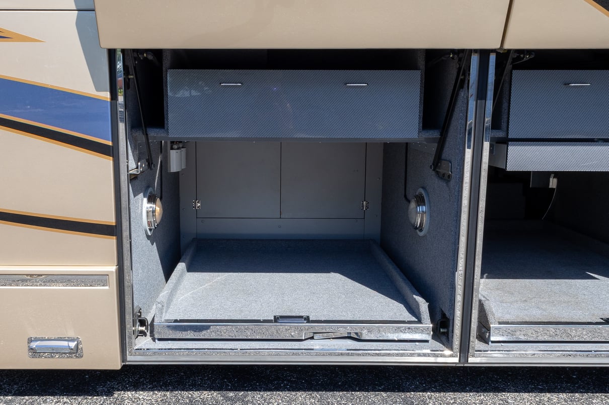 2009 Prevost Liberty H3 45 gallery image-38
