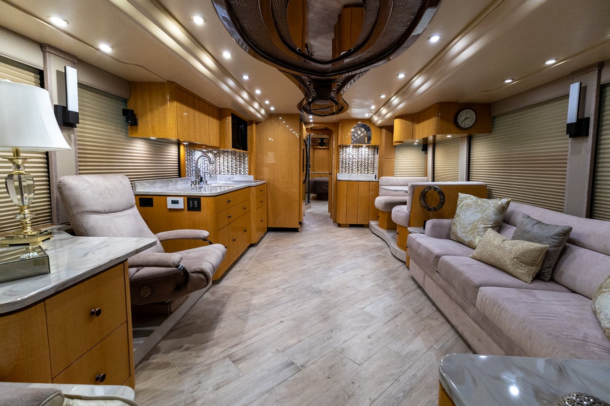 2014 Prevost Millennium H3 45 gallery image-14