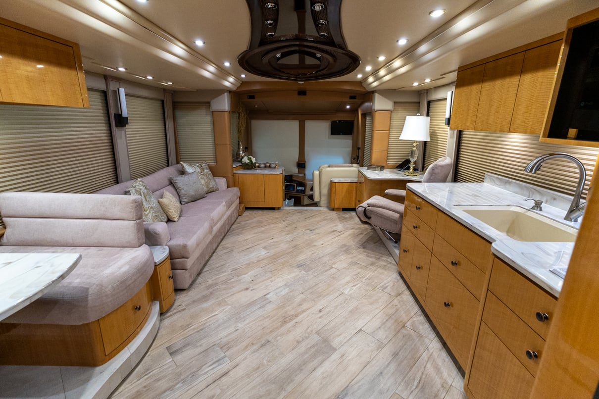 2014 Prevost Millennium H3 45 gallery image-20