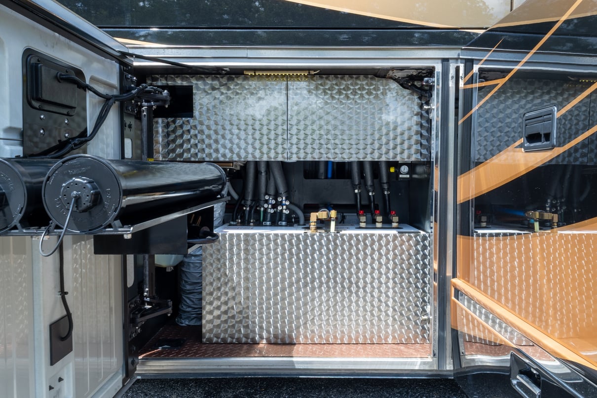 2014 Prevost Millennium H3 45 gallery image-42