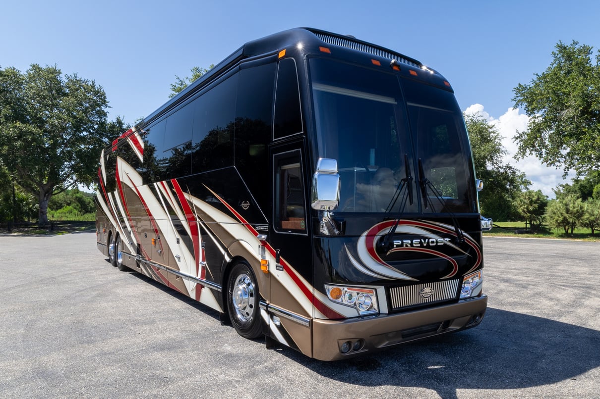 2020 Prevost Marathon H3-45 gallery image-1