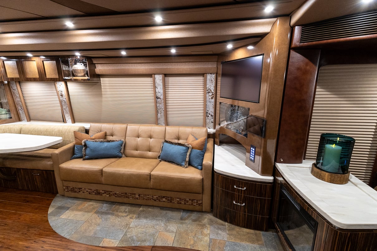 2020 Prevost Marathon H3-45 gallery image-15