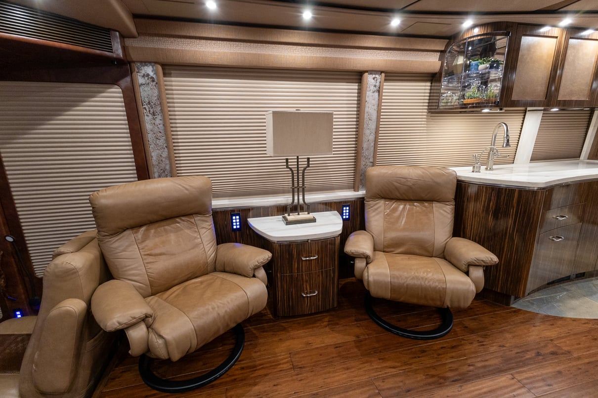 2020 Prevost Marathon H3-45 gallery image-18
