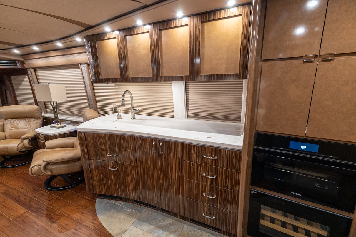 2020 Prevost Marathon H3-45 gallery image-21