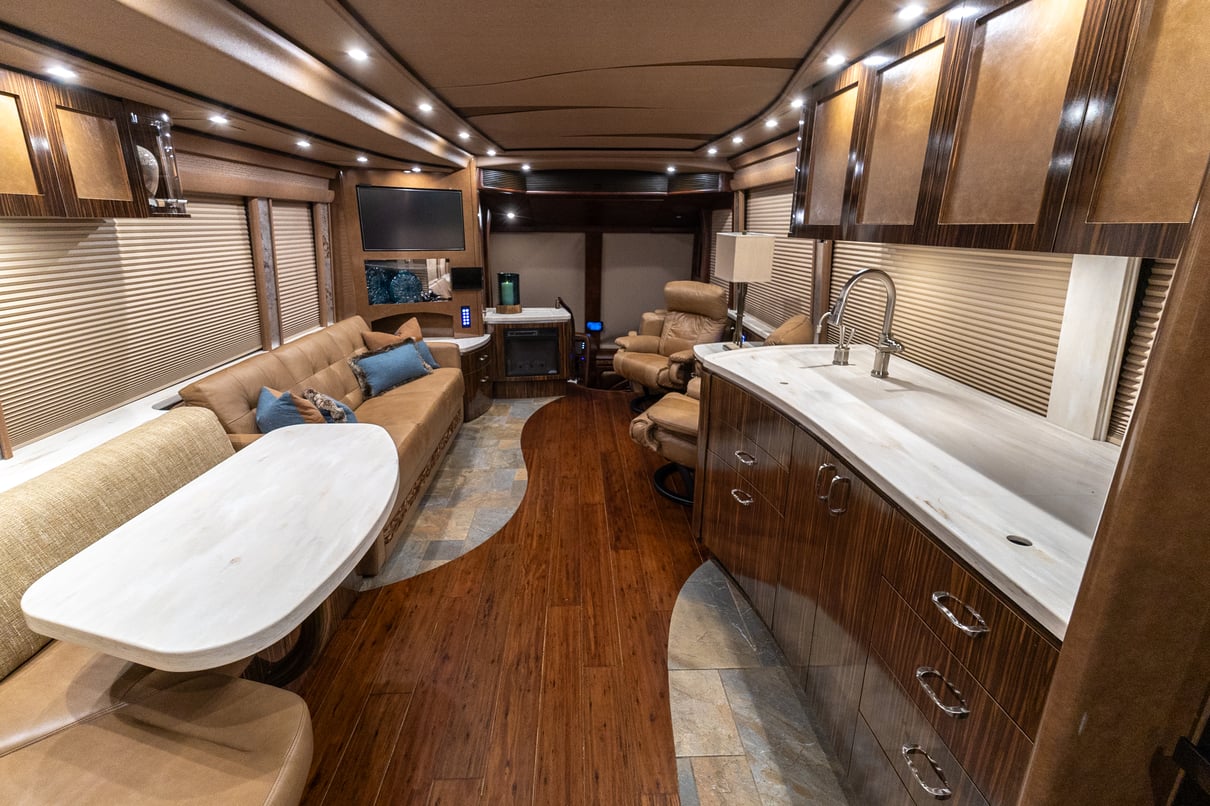 2020 Prevost Marathon H3-45 gallery image-22