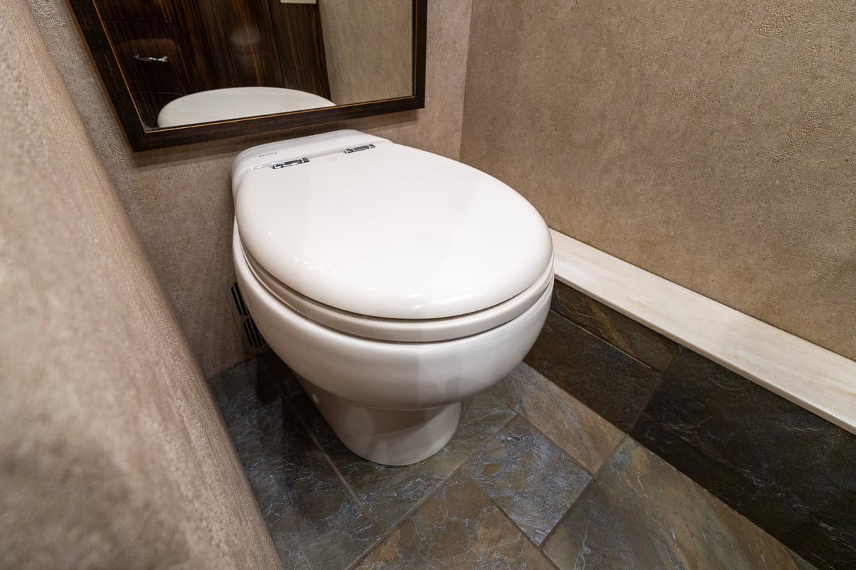 2020 Prevost Marathon H3-45 gallery image-24