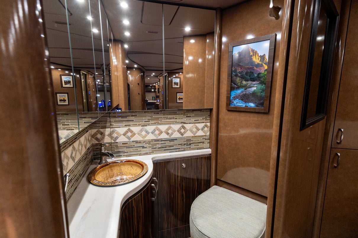 2020 Prevost Marathon H3-45 gallery image-30