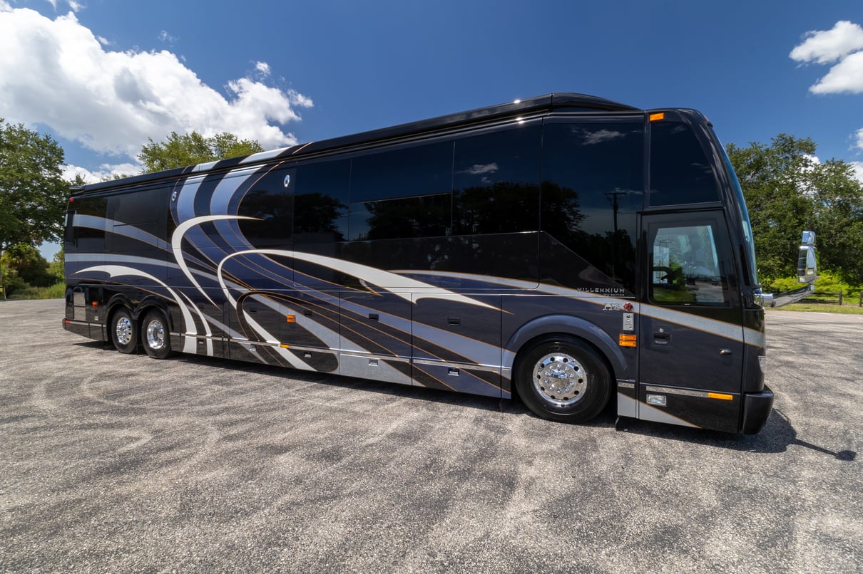 2016 Prevost Millennium H3 45 gallery image-2
