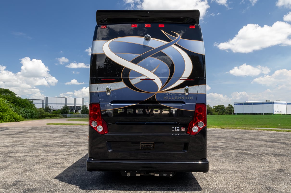 2016 Prevost Millennium H3 45 gallery image-6