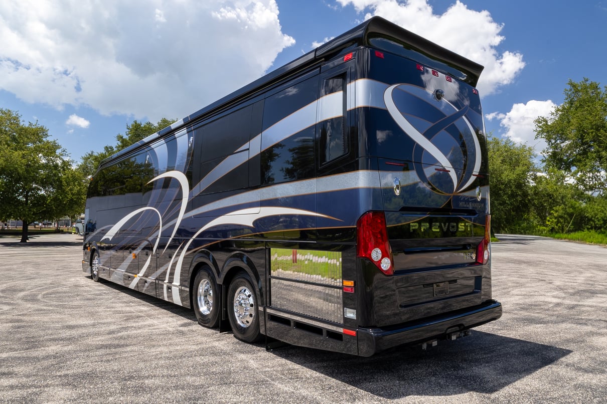 2016 Prevost Millennium H3 45 gallery image-7