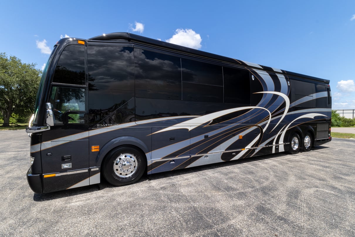 2016 Prevost Millennium H3 45 gallery image-10