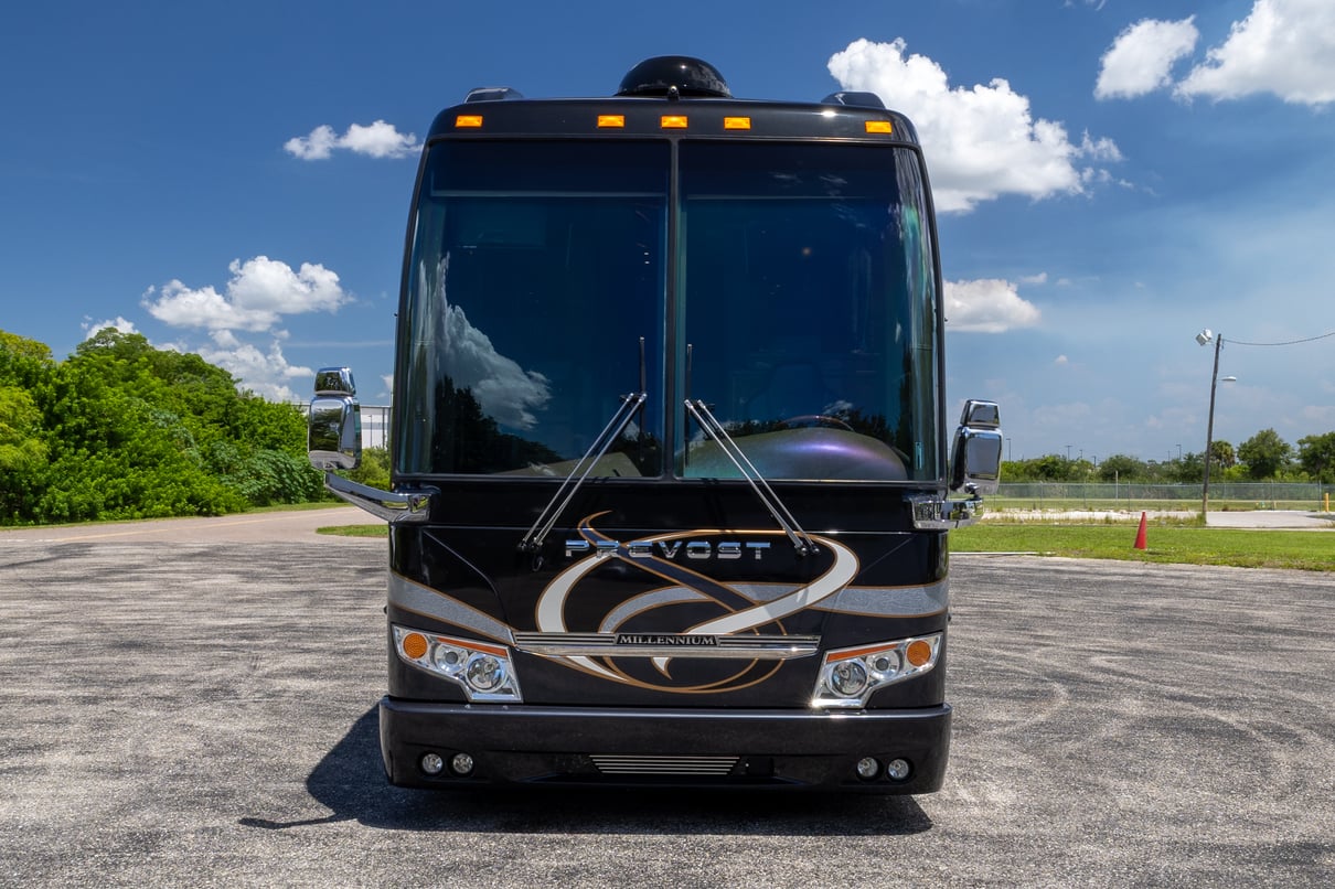 2016 Prevost Millennium H3 45 gallery image-12