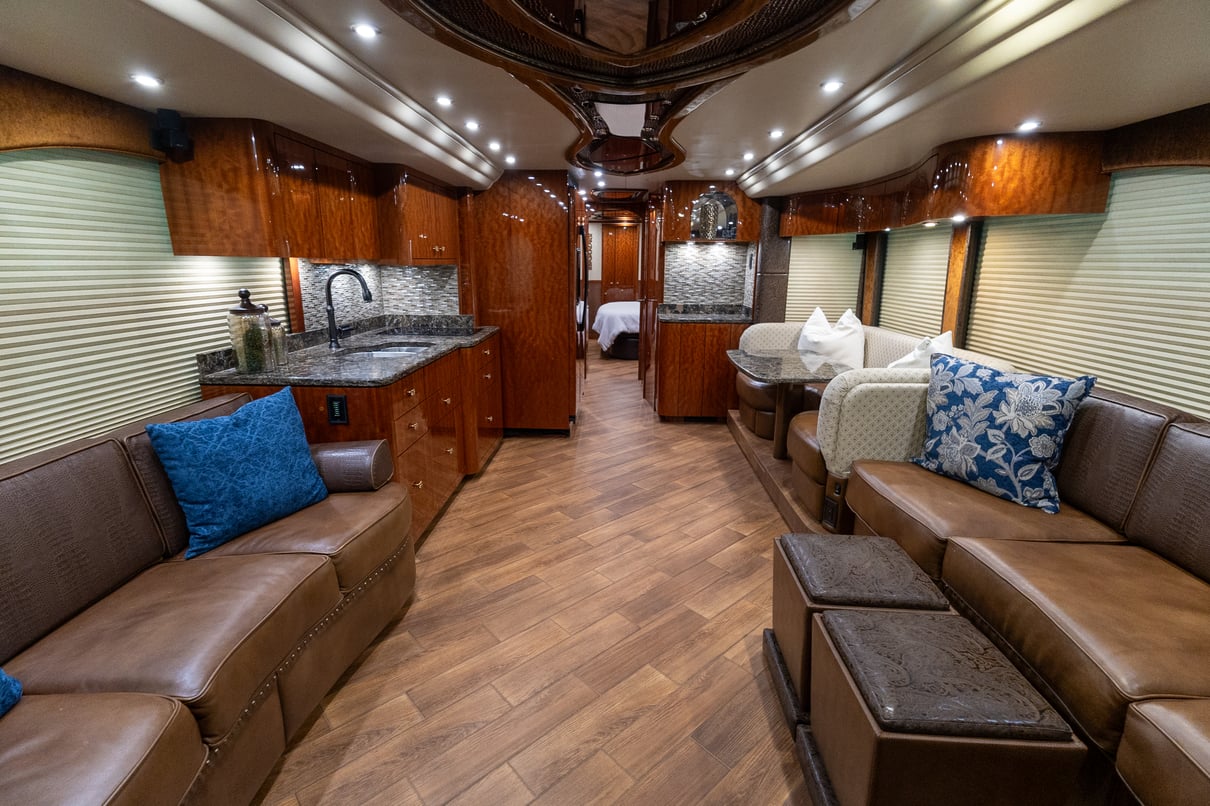 2016 Prevost Millennium H3 45 gallery image-14