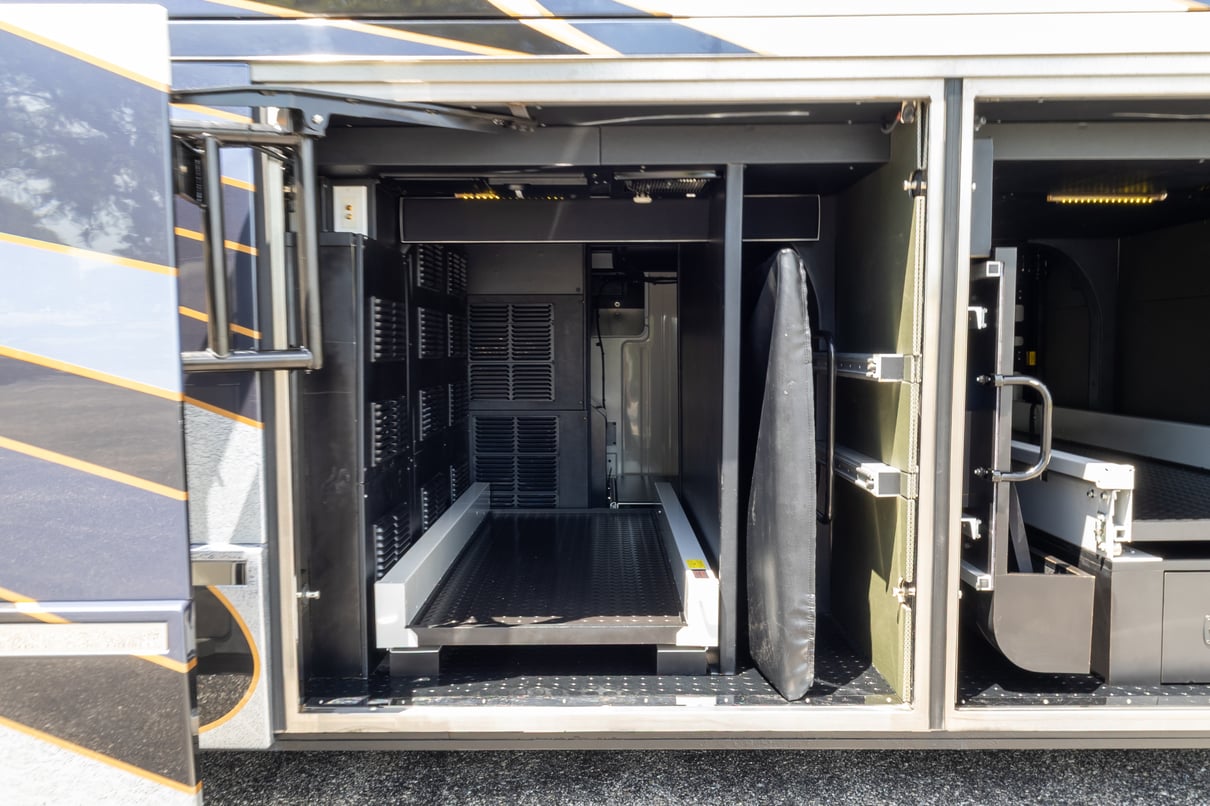 2016 Prevost Millennium H3 45 gallery image-38