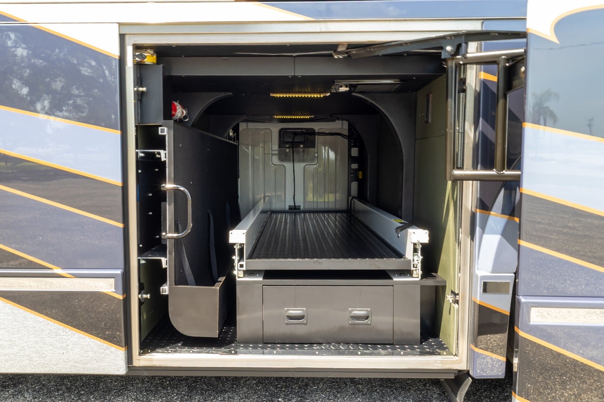 2016 Prevost Millennium H3 45 gallery image-39