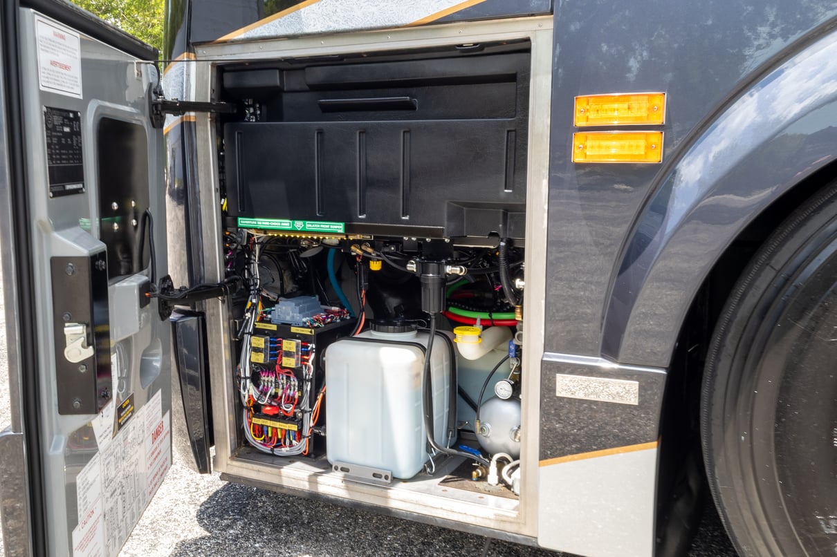 2016 Prevost Millennium H3 45 gallery image-40