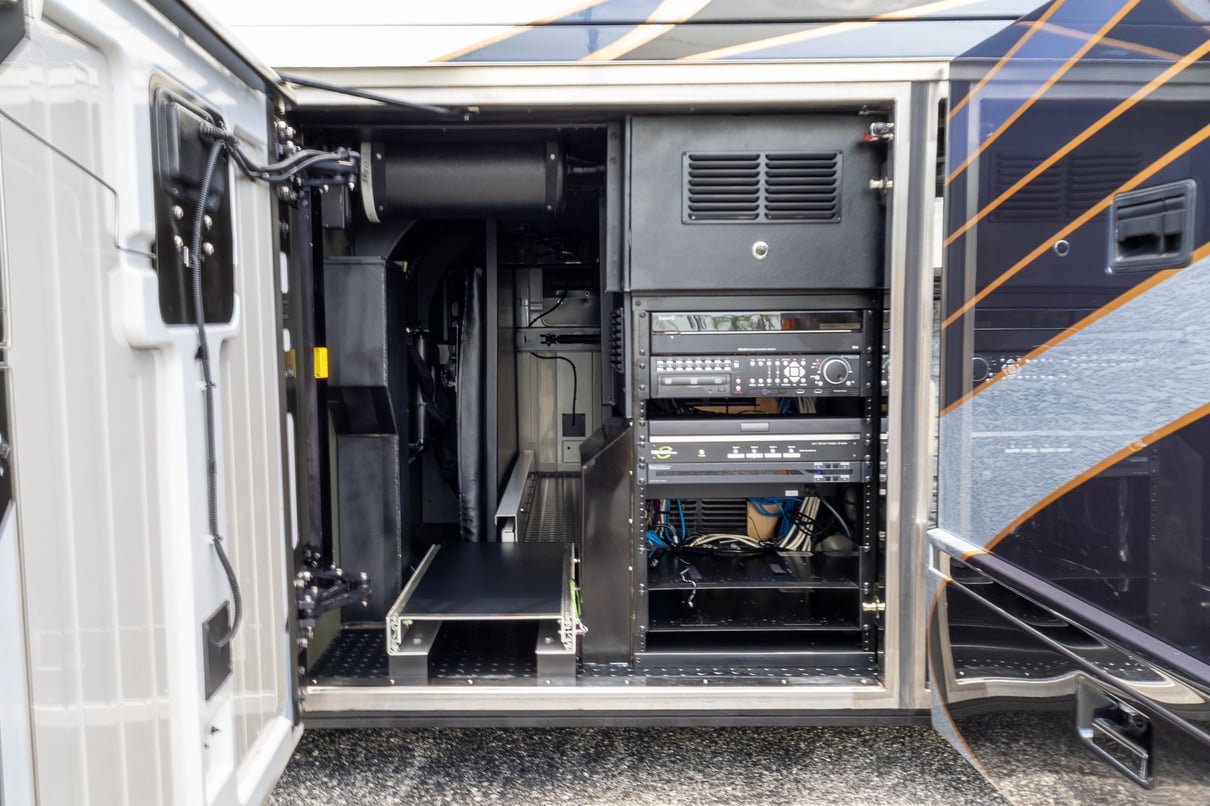 2016 Prevost Millennium H3 45 gallery image-42
