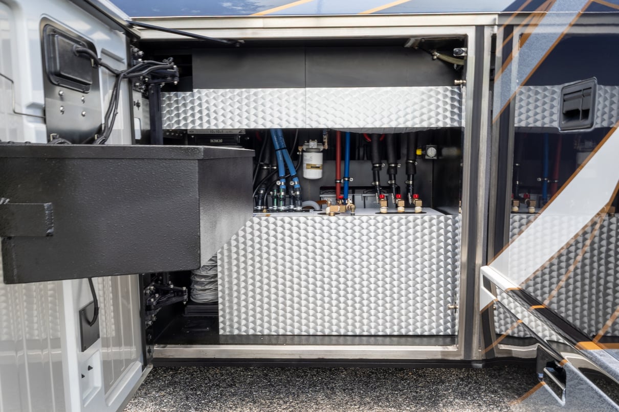 2016 Prevost Millennium H3 45 gallery image-43