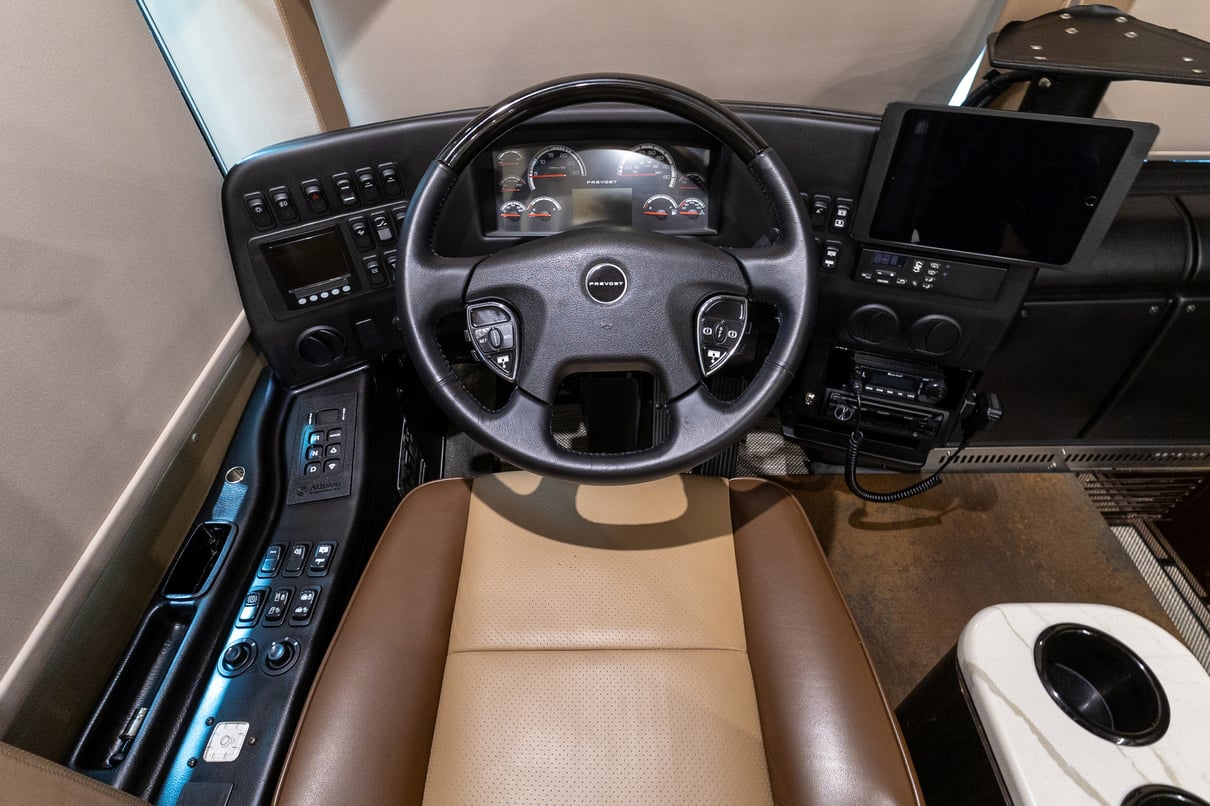 2020 Prevost Millennium X3 45 gallery image-13