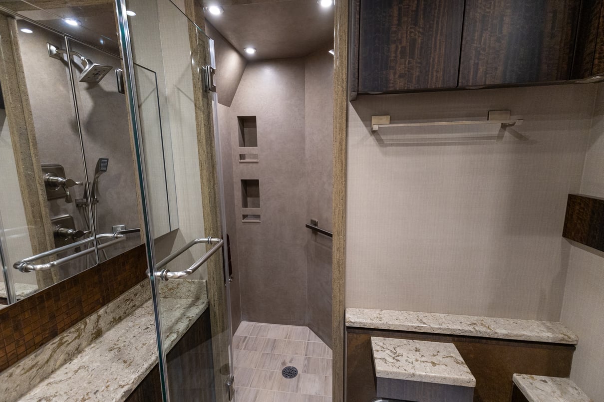 2020 Prevost Millennium X3 45 gallery image-26