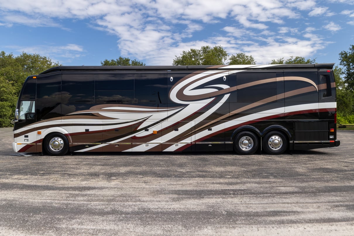 2016 Prevost Millennium H3 45 gallery image-9