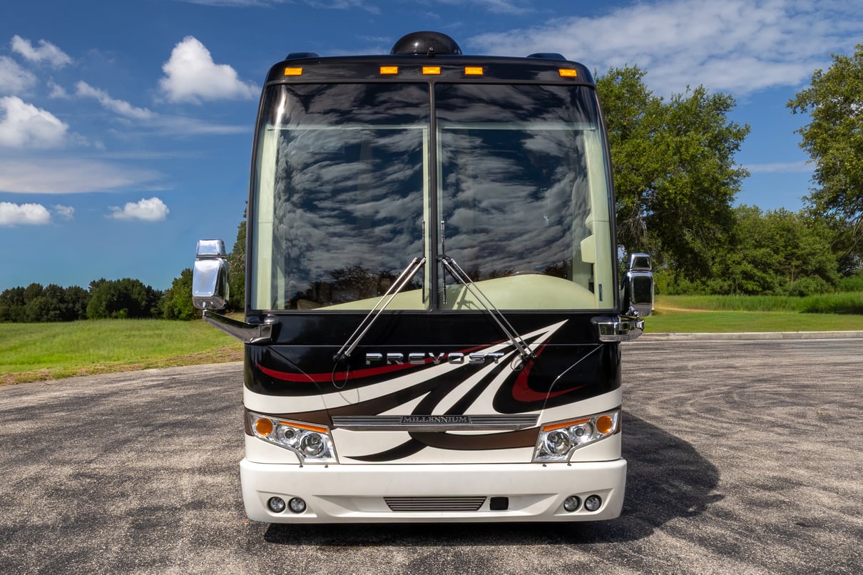 2016 Prevost Millennium H3 45 gallery image-12
