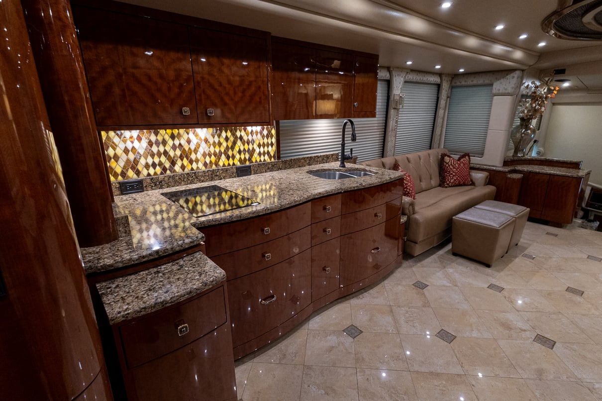 2016 Prevost Millennium H3 45 gallery image-18