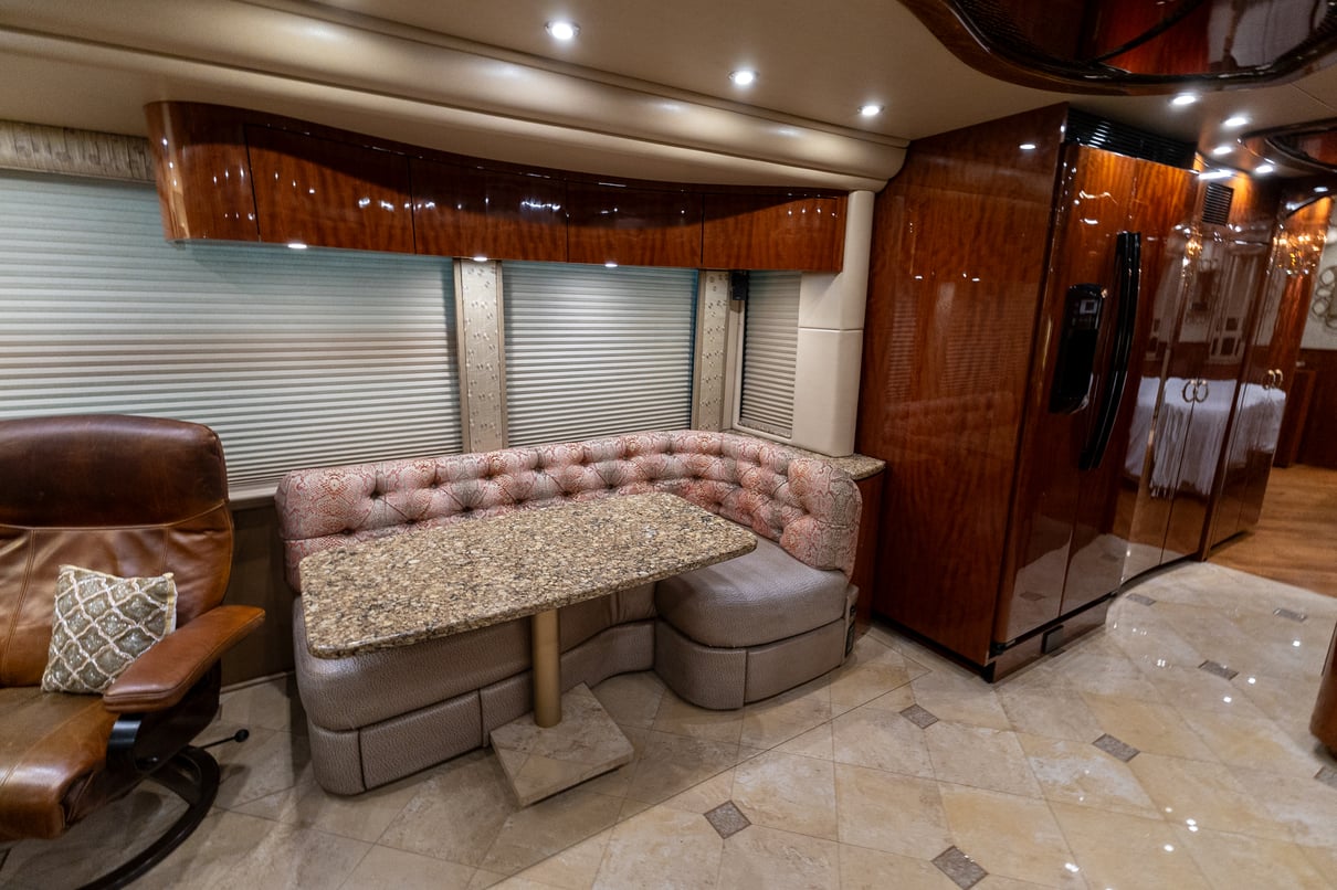 2016 Prevost Millennium H3 45 gallery image-20