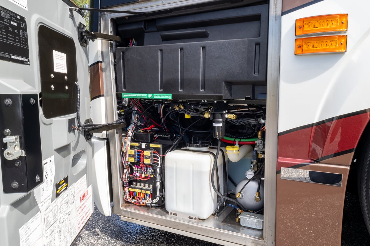 2016 Prevost Millennium H3 45 gallery image-40