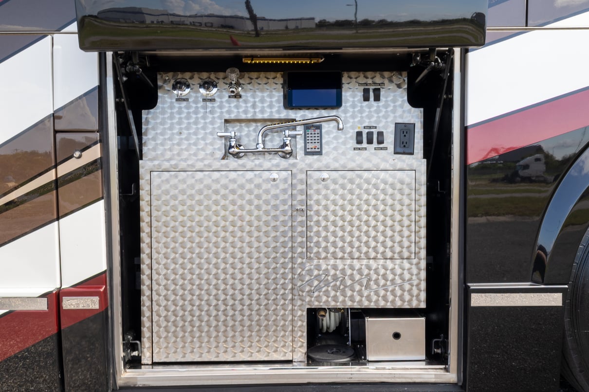 2016 Prevost Millennium H3 45 gallery image-45
