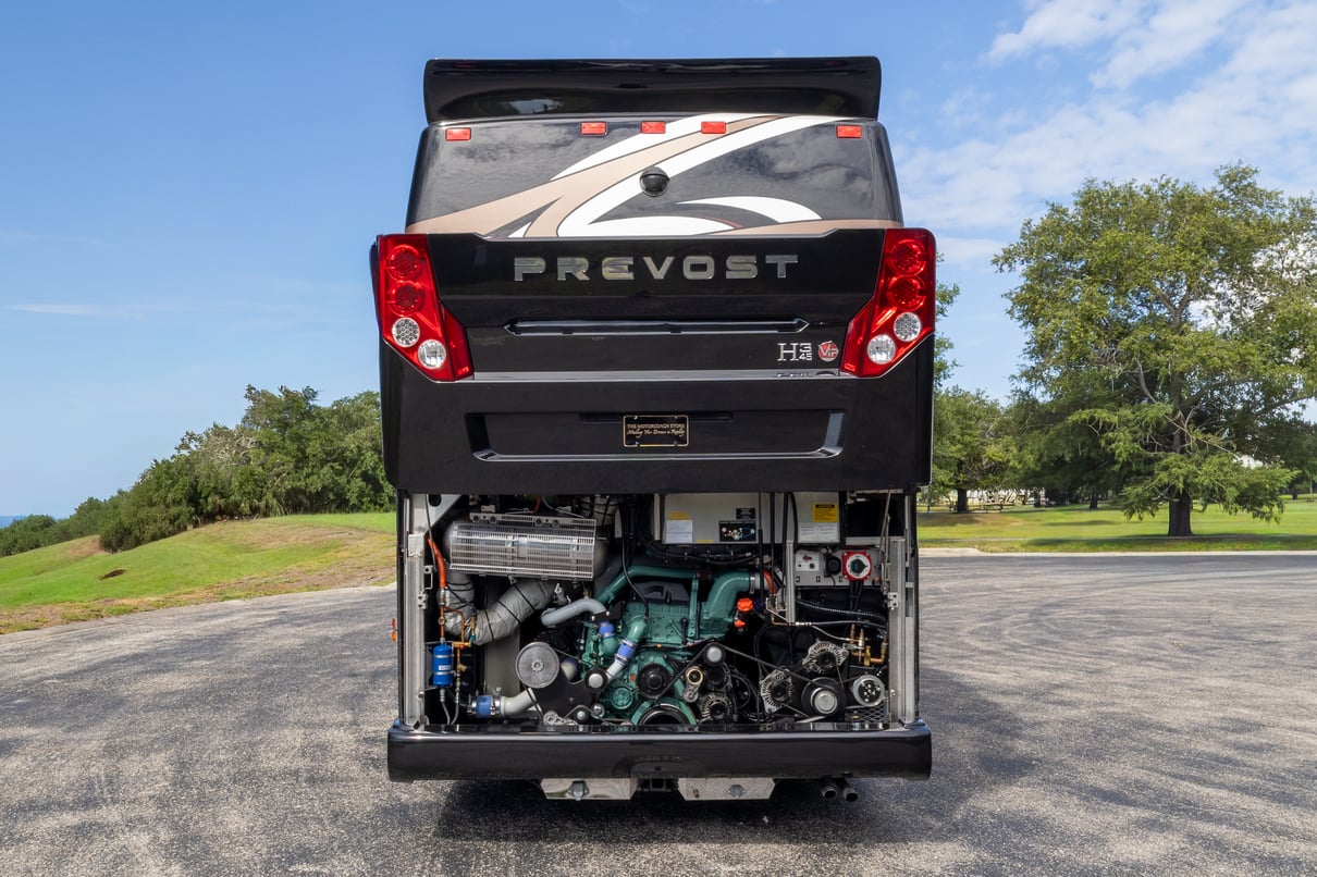 2016 Prevost Millennium H3 45 gallery image-46