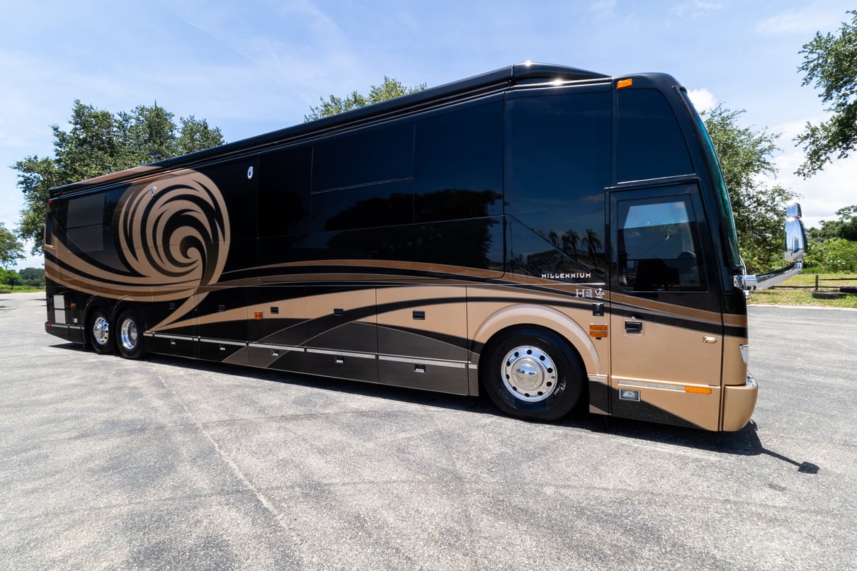 2014 Prevost Millennium H3 45 gallery image-2