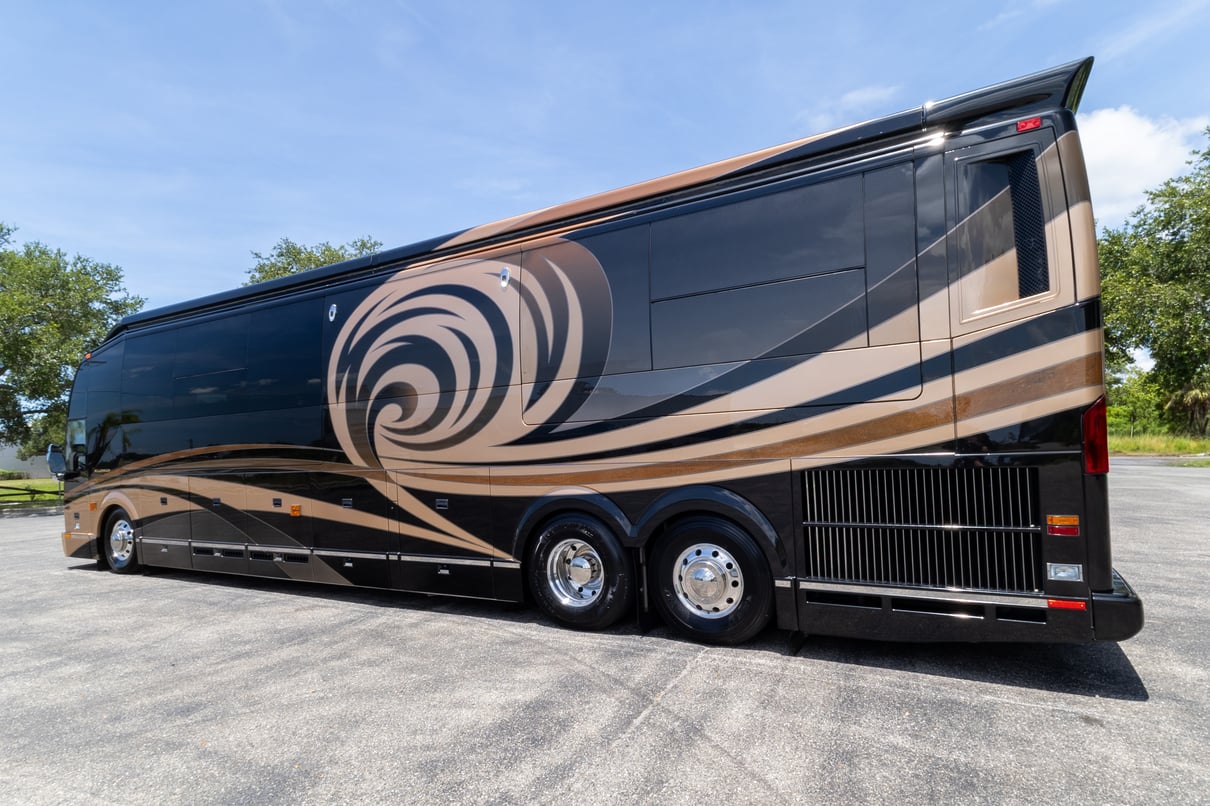 2014 Prevost Millennium H3 45 gallery image-8