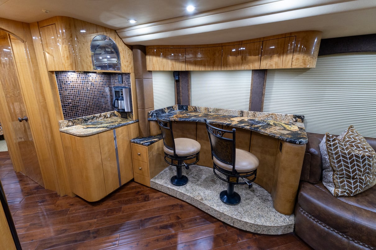 2014 Prevost Millennium H3 45 gallery image-16