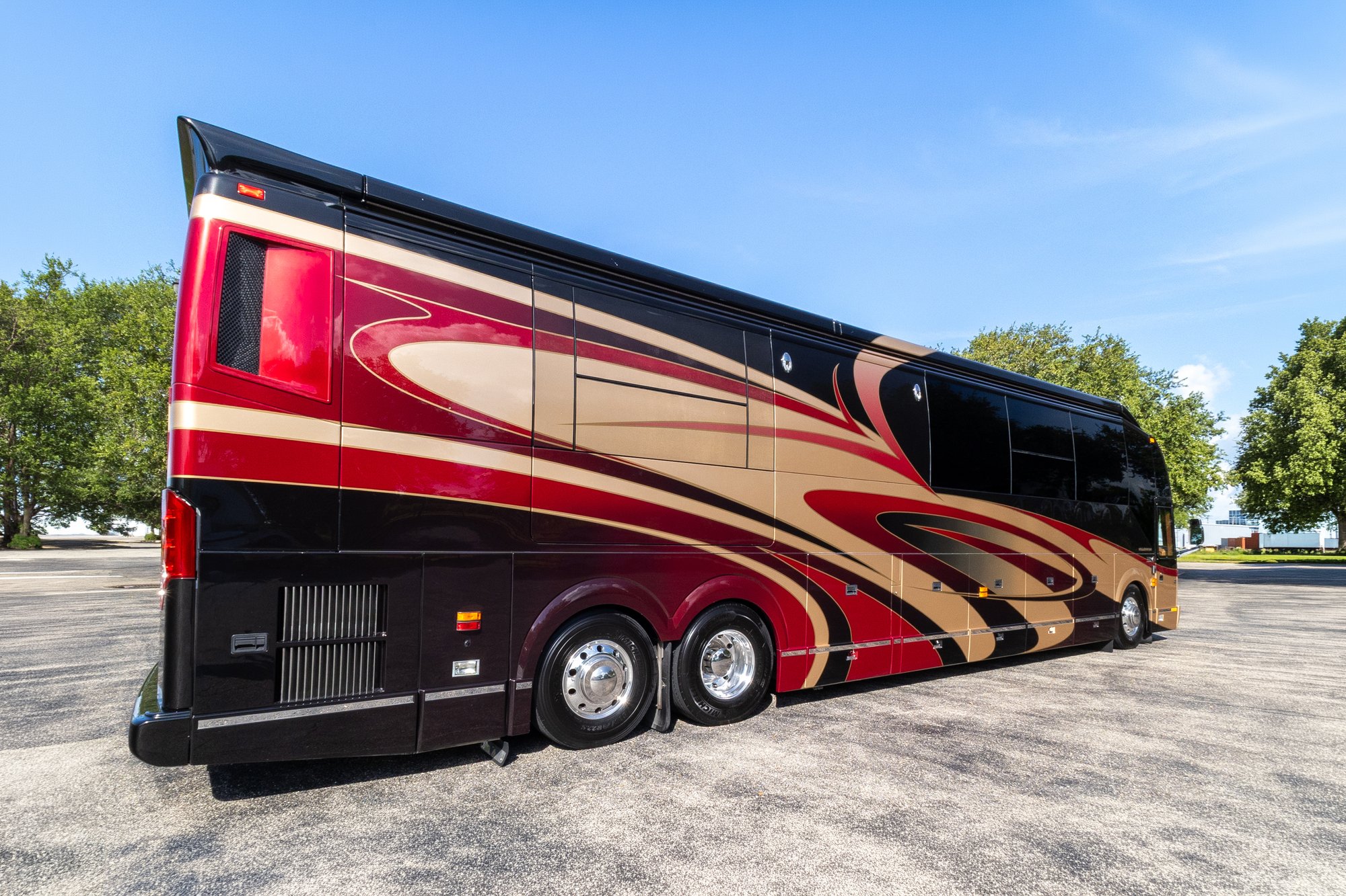 2013 Prevost Millennium H3 45