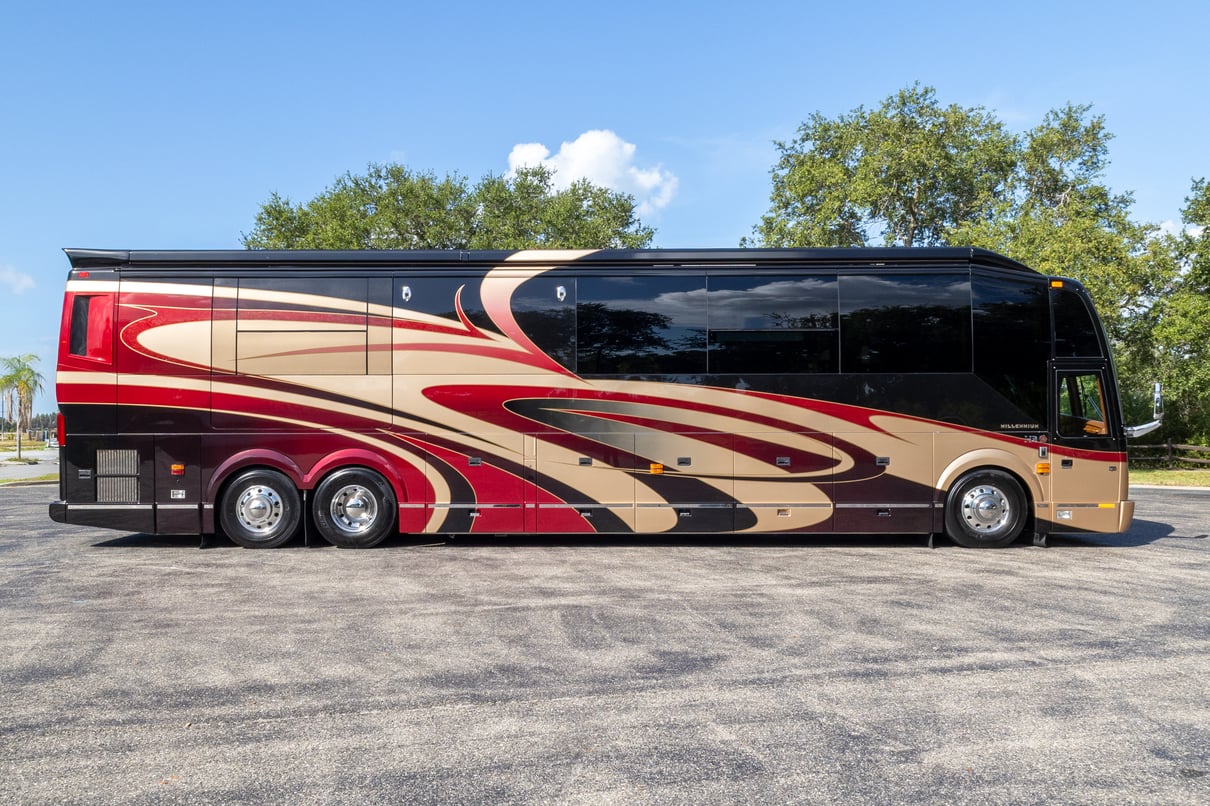 2013 Prevost Millennium H3 45 gallery image-3