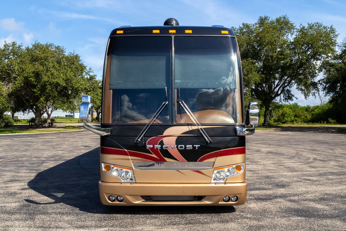 2013 Prevost Millennium H3 45 gallery image-12