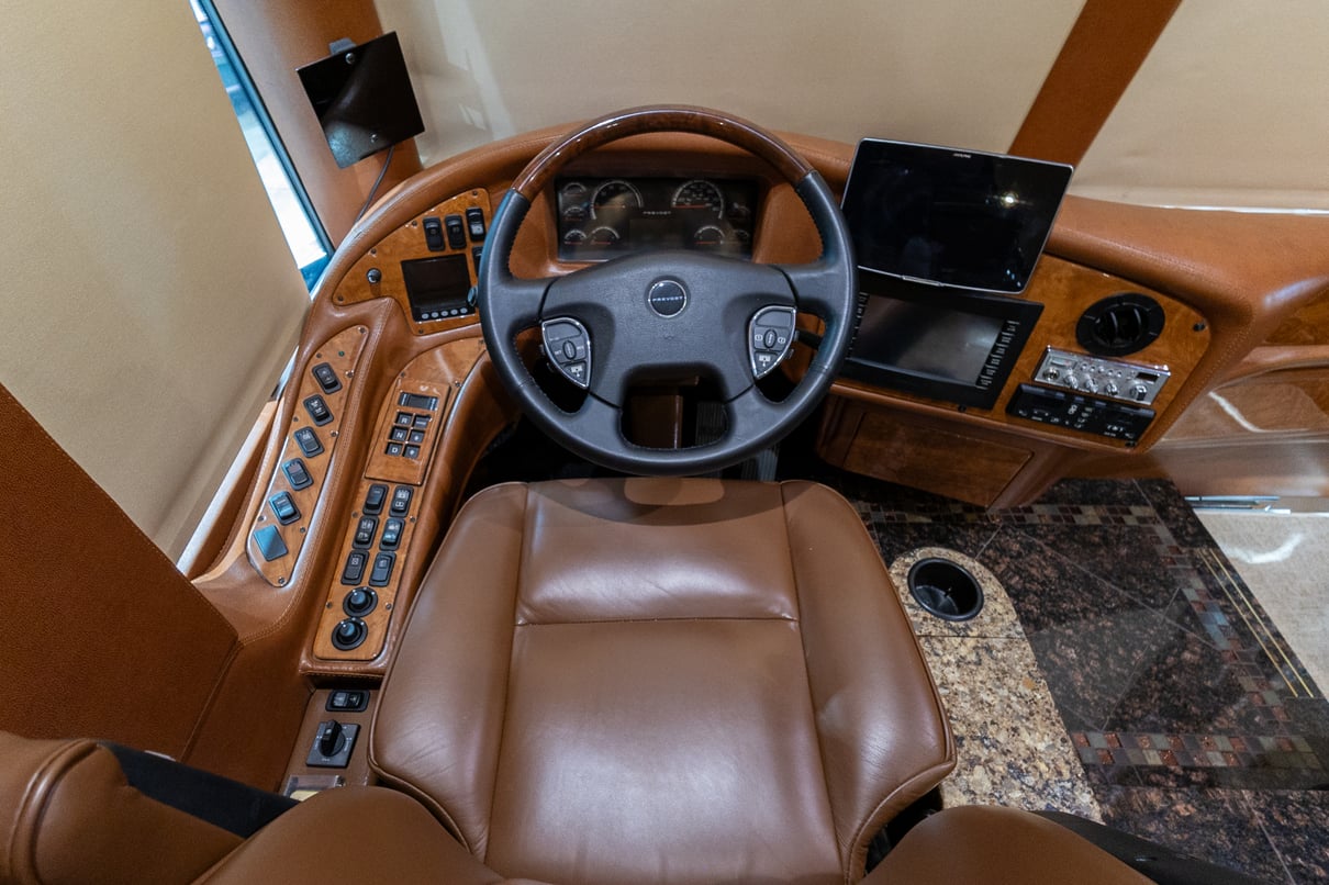 2013 Prevost Millennium H3 45 gallery image-13