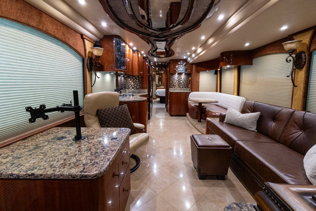 2013 Prevost Millennium H3 45 gallery image-14