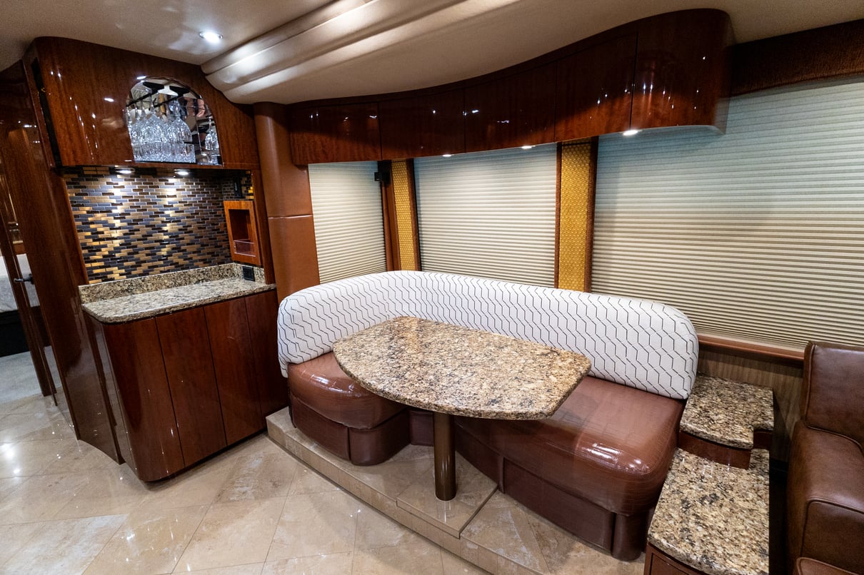 2013 Prevost Millennium H3 45 gallery image-16
