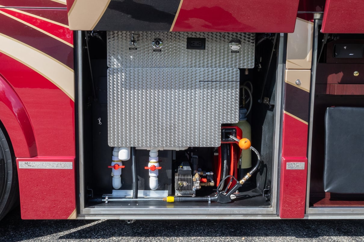 2013 Prevost Millennium H3 45 gallery image-35