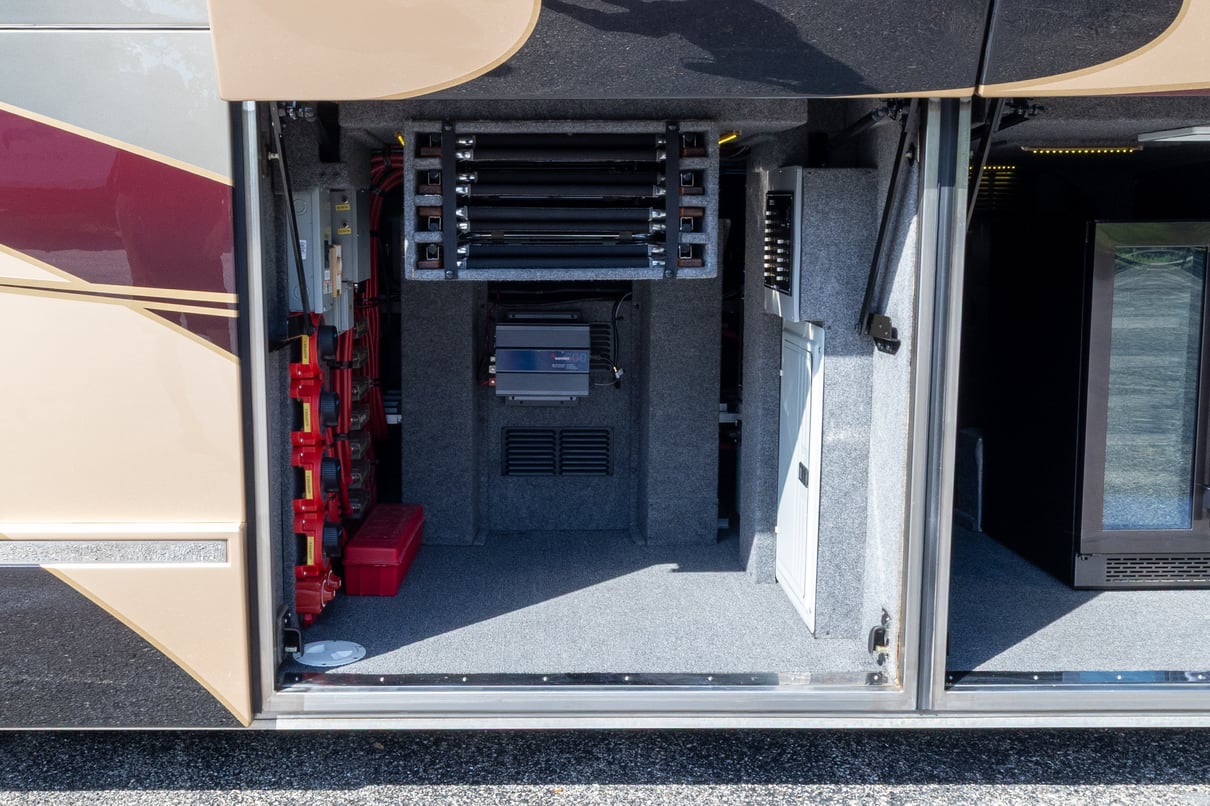 2013 Prevost Millennium H3 45 gallery image-37