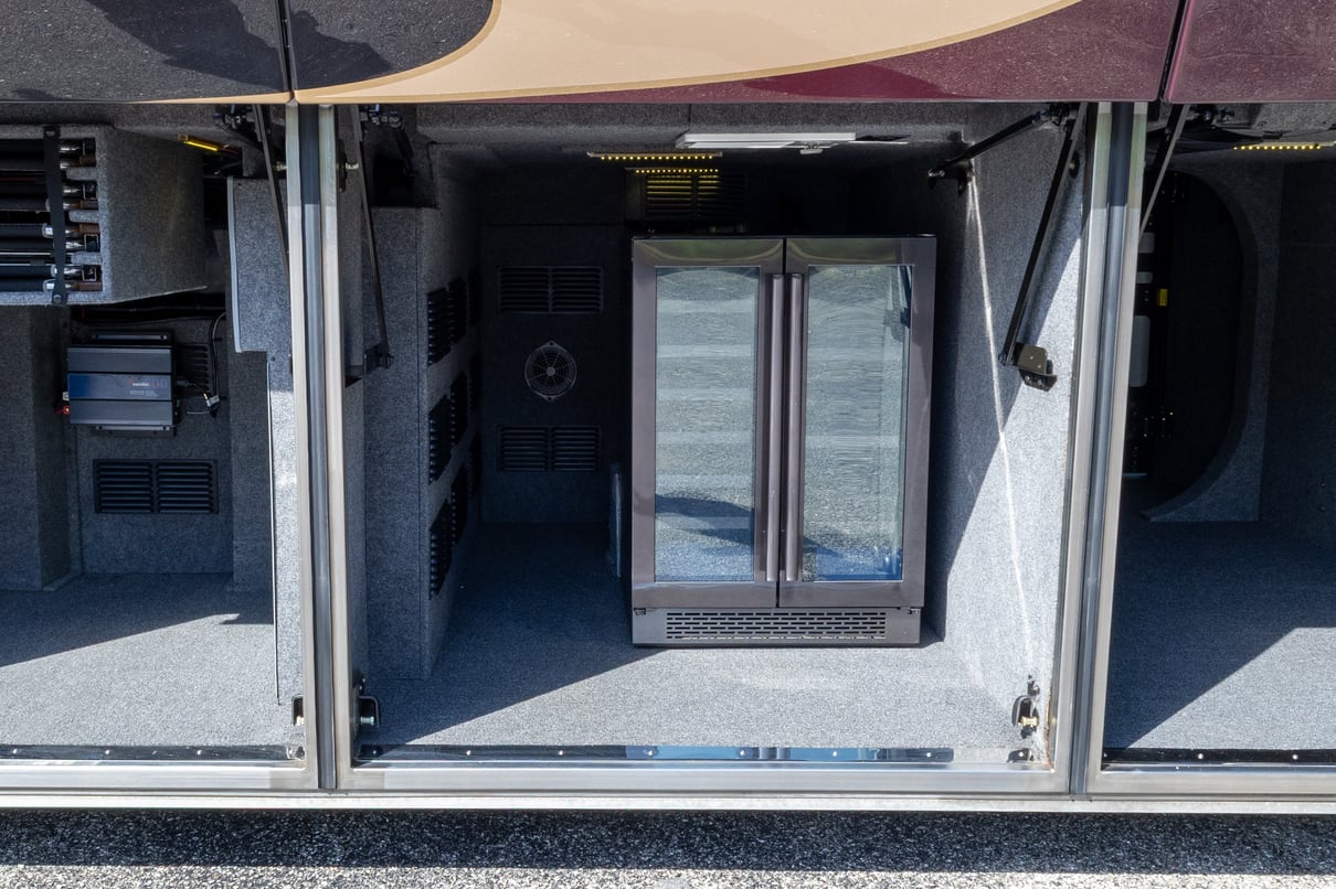 2013 Prevost Millennium H3 45 gallery image-38