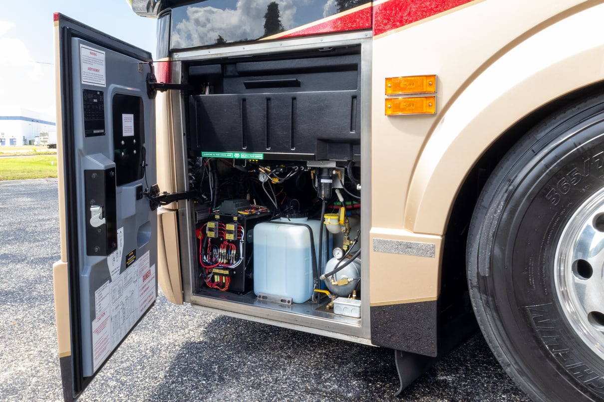 2013 Prevost Millennium H3 45 gallery image-40